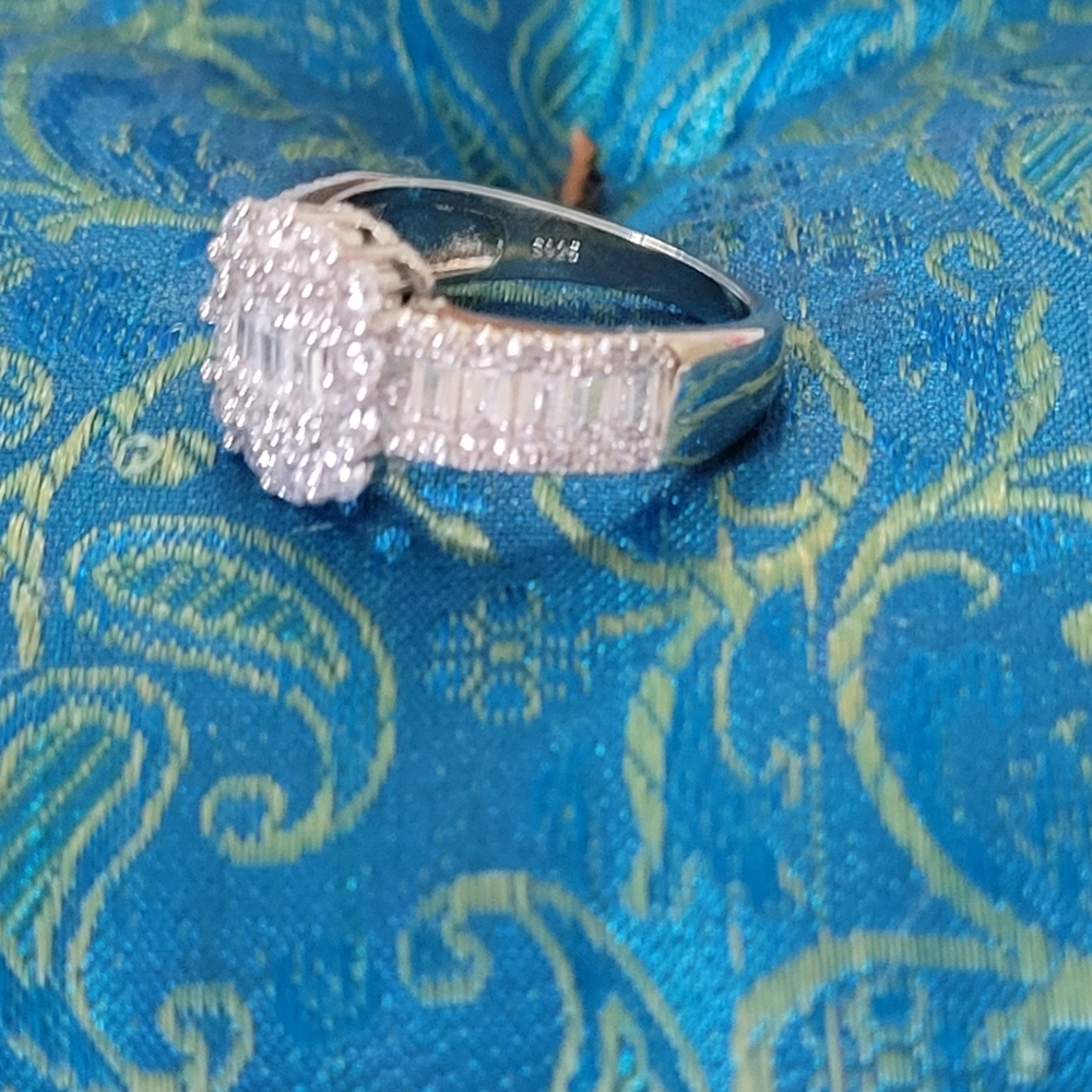 925S High Quality Square White Zircon Ring - Picture 5 of 8